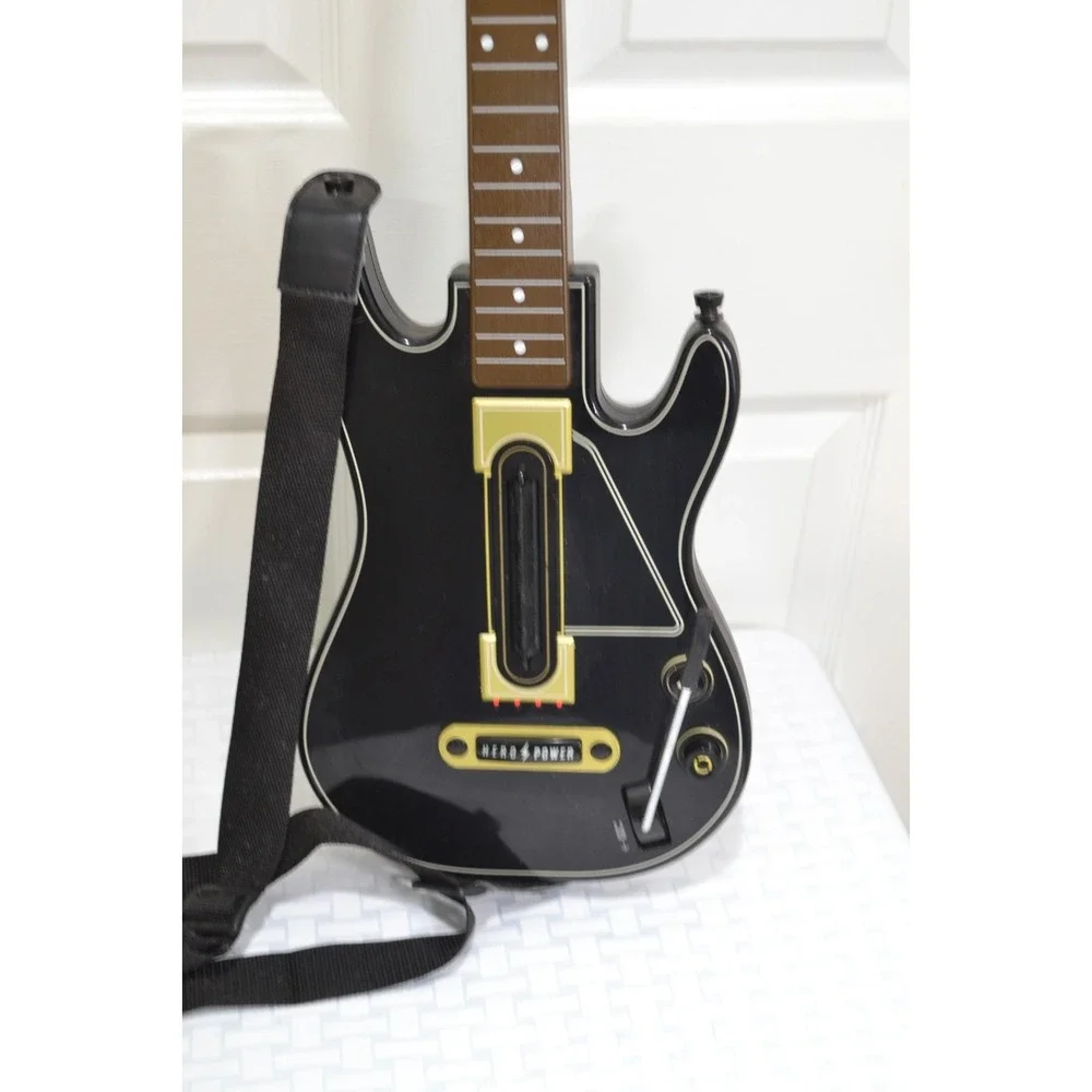 Activision‎ Guitar Hero Live Wireless Guitar Controller, S/N BGS1AL